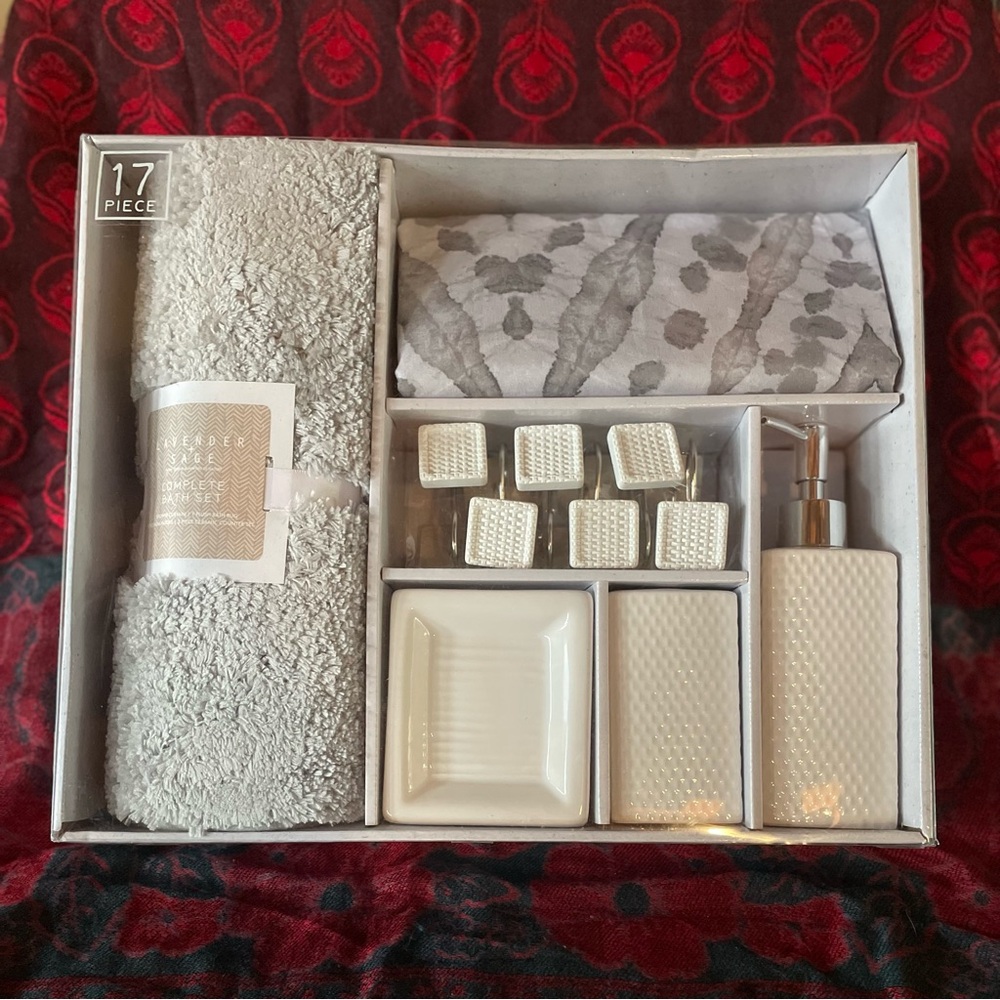 Elegant Home Bath Set in Cream